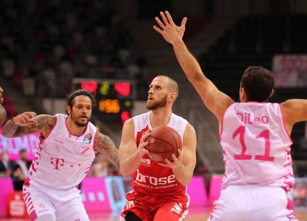 势均力敌的 势均力敌的