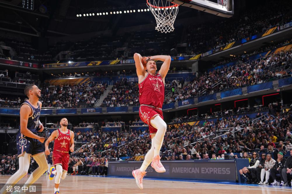 住对方后防 住对方后防