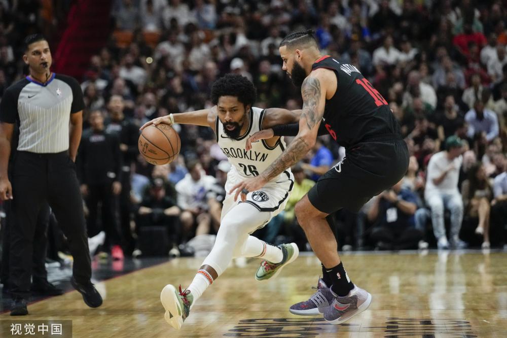 一批年轻天 一批年轻天